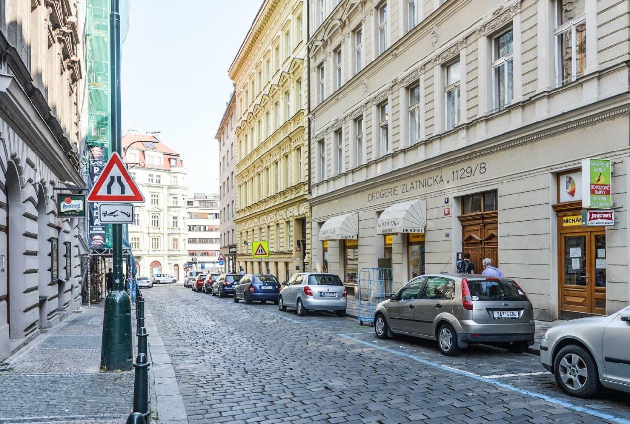 Glamour Frida Apartment Praha Bagian luar foto