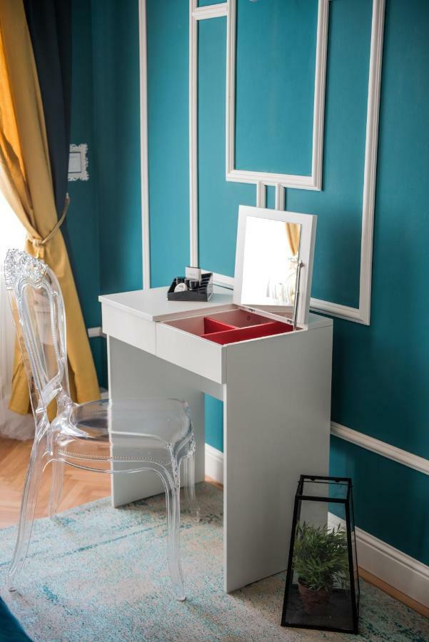 Glamour Frida Apartment Praha Bagian luar foto