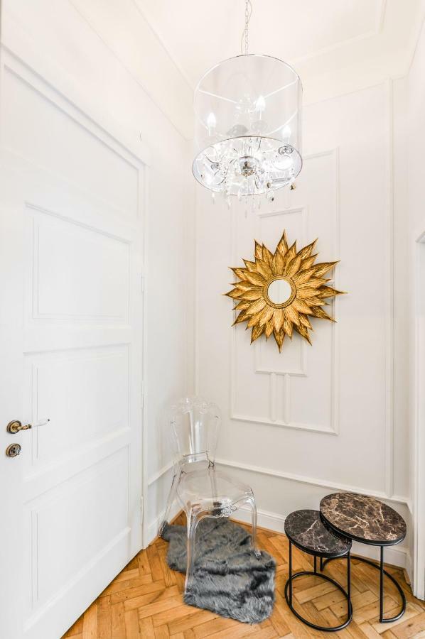 Glamour Frida Apartment Praha Bagian luar foto